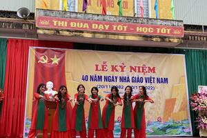 Ảnh múa, hát chào mừng 40 năm ngày Nhà giáo Việt Nam 20/11/2022