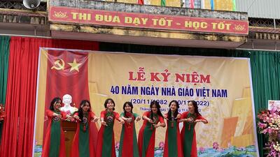 Ảnh múa, hát chào mừng 40 năm ngày Nhà giáo Việt Nam 20/11/2022